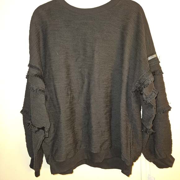 Elegant Black Women's Sweatshirt - Picture 3 of 7